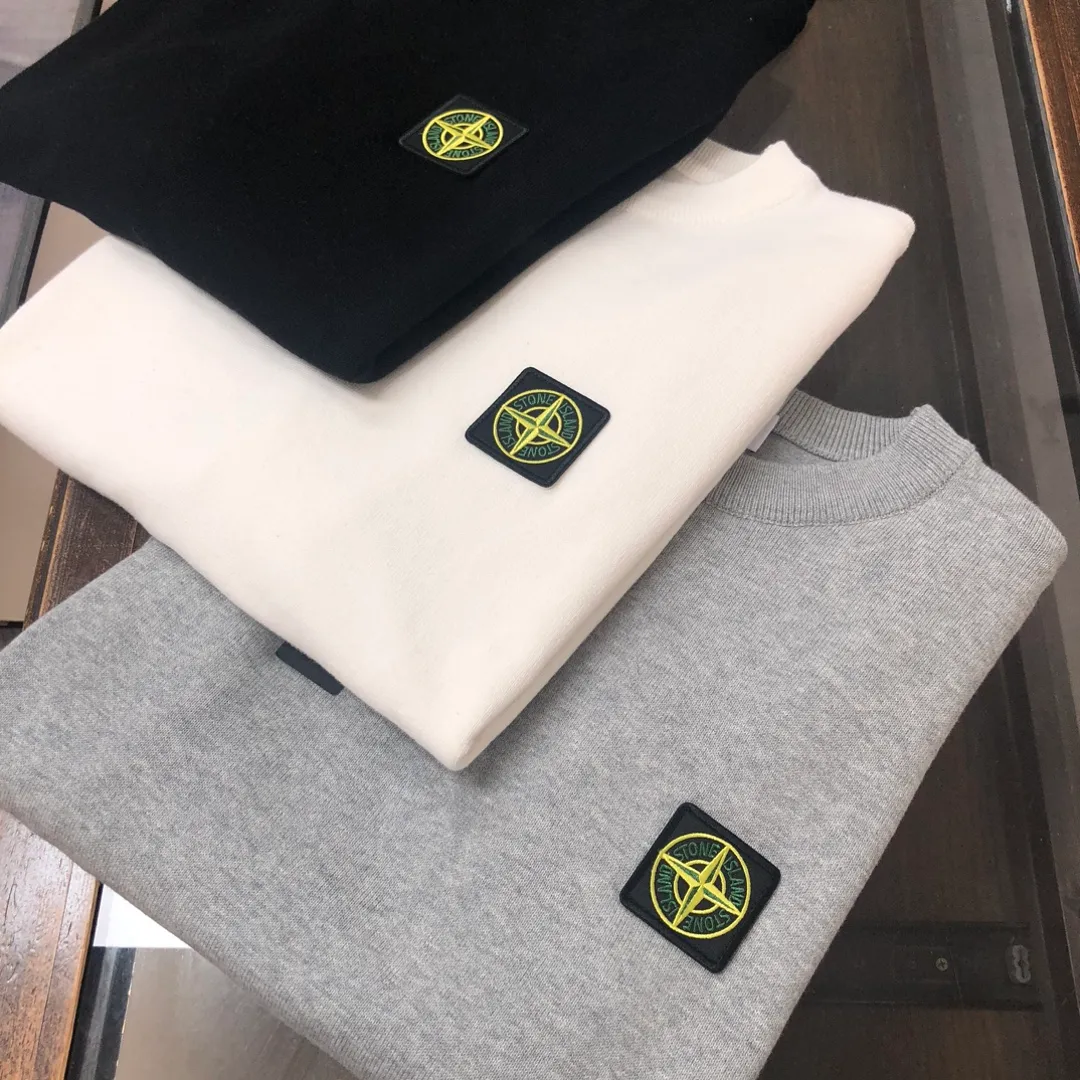 P190 STONE ISLAND 💥 Exclusive latest men's casual pullover knitted sweater ~ advanced customization, full of urban style, classic, simple and elegant round neck bottoming knitted sweater. Imported fabrics are soft and delicate, and are skin-friendly and comfortable to wear. A basic foundation is indispensable for men's wardrobes. They can be used to match various clothing anytime and anywhere to meet your daily needs. The design of the clothes is very simple, embellished with unique compass logo embroidery, fashionable and versatile⚠️⚠️✨✨A must-have item for men! All three standards are complete! Color: black, off-white, gray Size: M-3XL (please state your height and weight when placing an order)